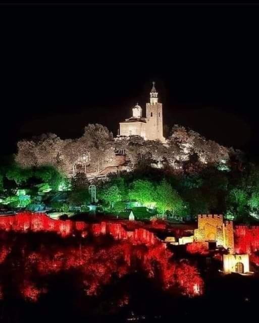 Авиа- Бижу В Полите На Царевец Veliko Tarnovo Buitenkant foto